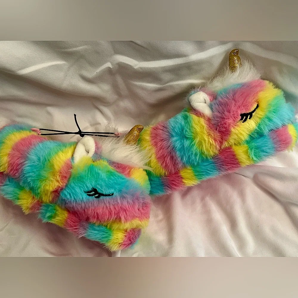 Unicorn BABY GIRL Aline Rainbow Slippers SIZE 5-6 NEW